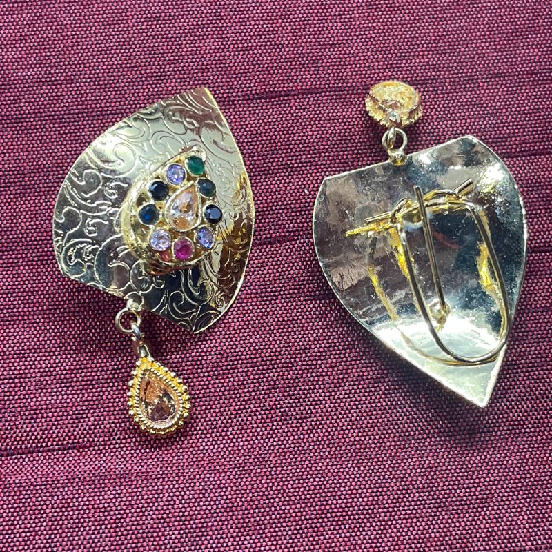 Gold Monstera Leaf Earring - Image 2