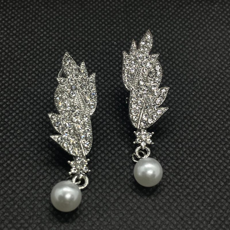 Rhinestone Leaf Drop Earrings (Silver)