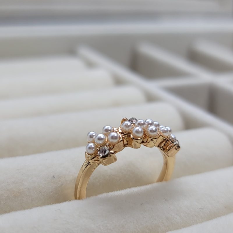 Pearl Ring With Stone