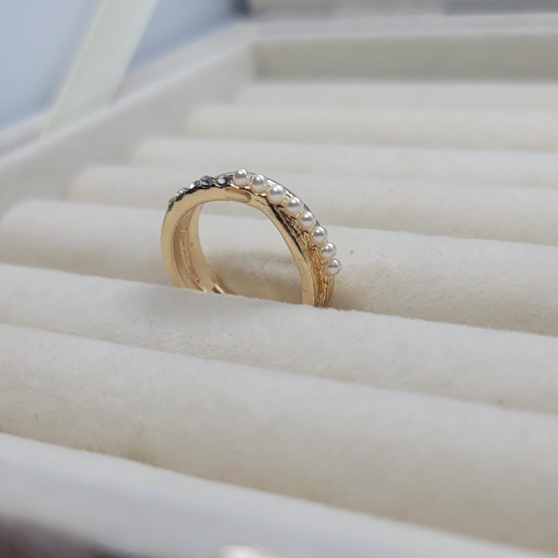 Golden Ring With Pearls and Stones