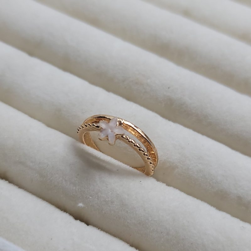 Blossom Flower Ring Golden
