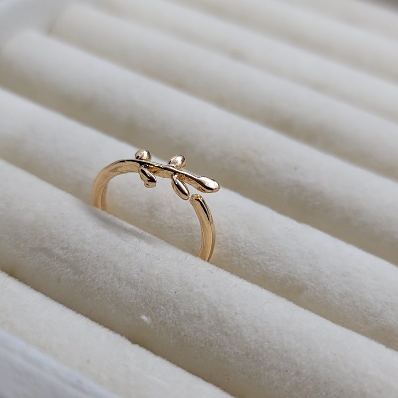 Golden Leaf Ring