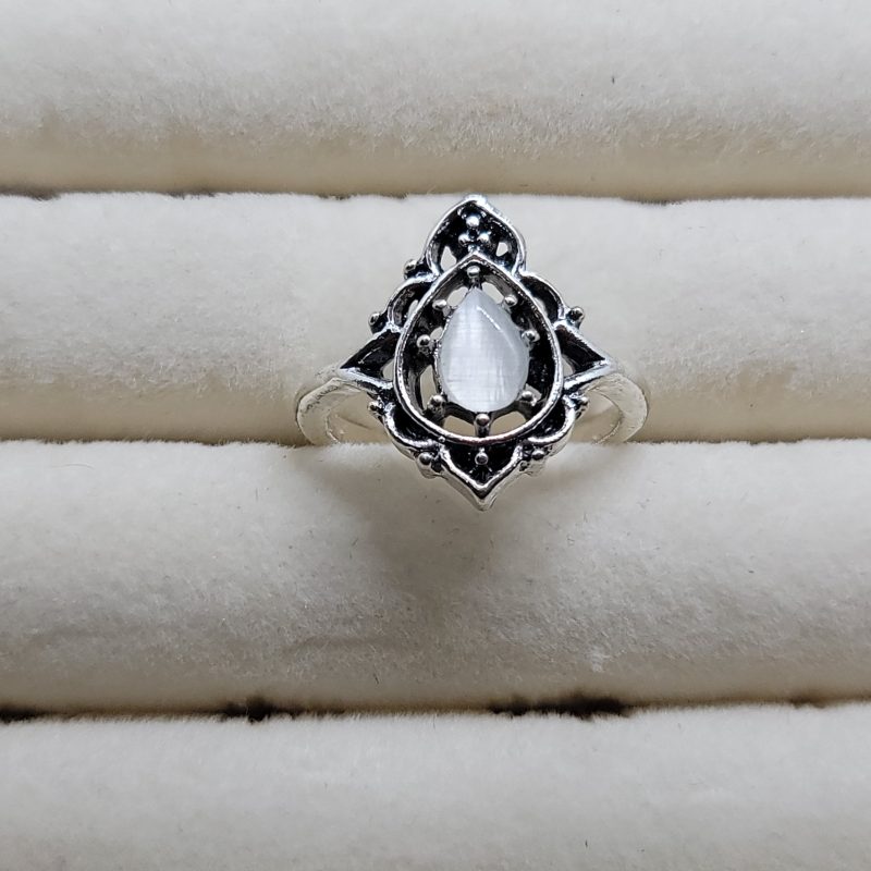 Vintage Sterling Silver Ring With White Moon Stone
